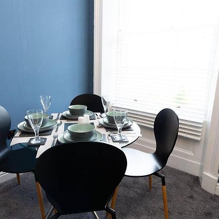 Lavish 2Bed Apartment In The Heart Of Birkenhead Exterior photo