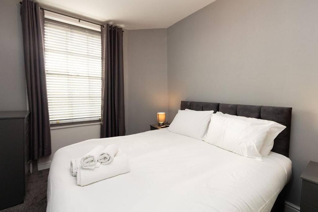 Lavish 2Bed Apartment In The Heart Of Birkenhead Exterior photo