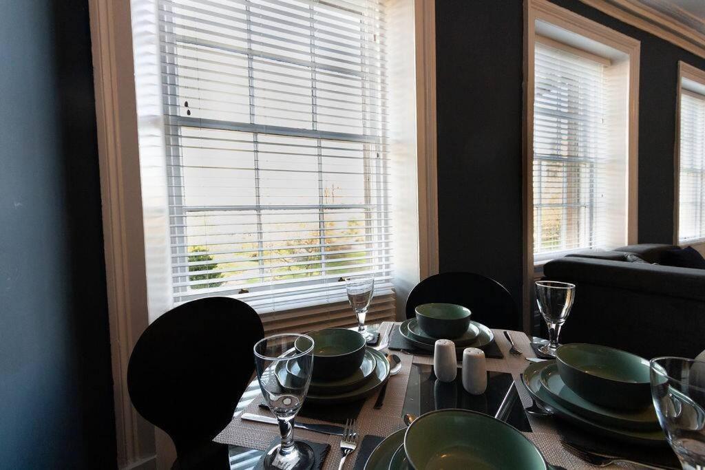 Lavish 2Bed Apartment In The Heart Of Birkenhead Exterior photo