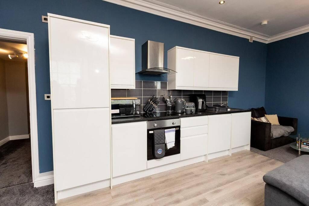 Lavish 2Bed Apartment In The Heart Of Birkenhead Exterior photo